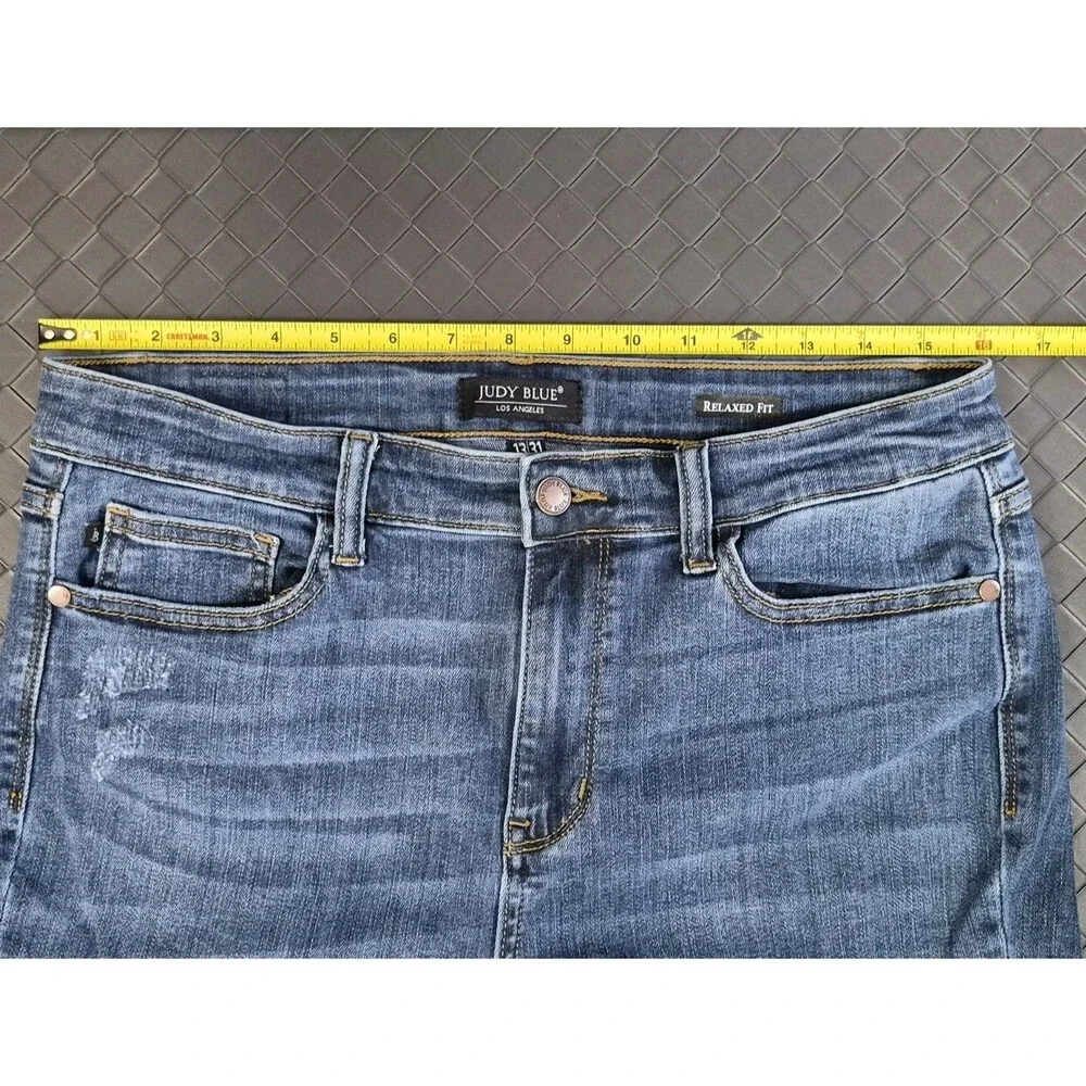 Judy Blue Mid Rise Straight Leg Cropped Jeans Womens Relaxed Fit Stretch Wash